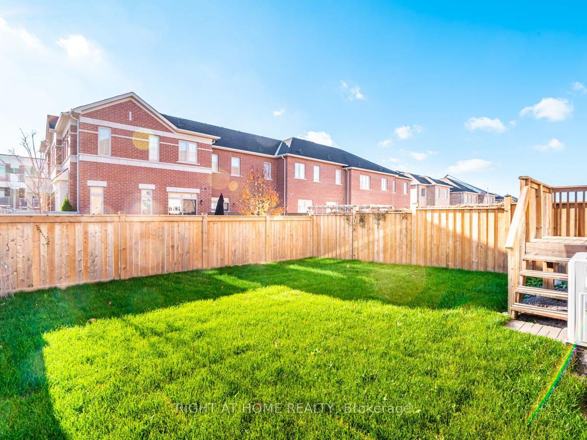 Photo 33 of 67 Decast Crescent, Markham, Box Grove — HOMEH