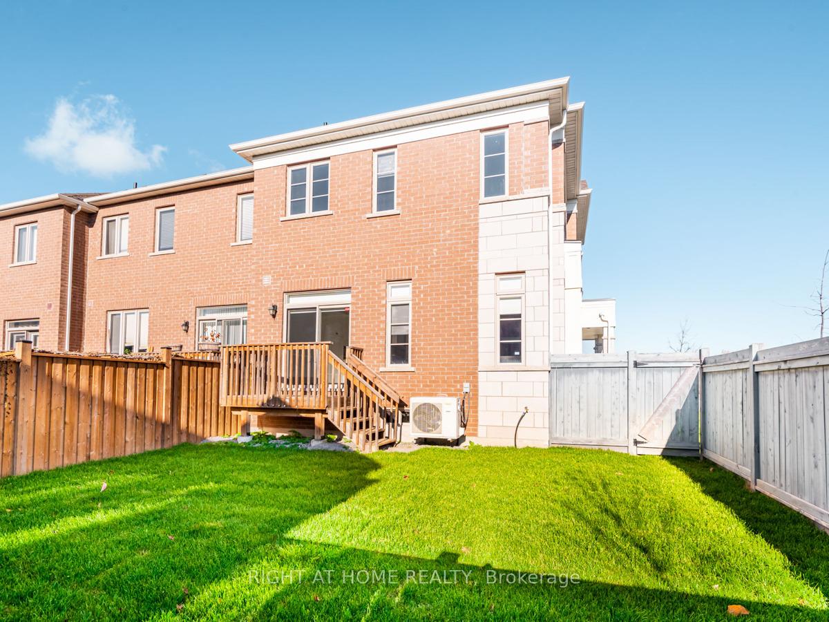 Photo 34 of 67 Decast Crescent, Markham, Box Grove — HOMEH