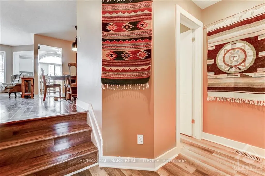 Photo 2 of 130 Landover Crescent, Ottawa, Kanata - Emerald Meadows/Trailwest — HOMEH