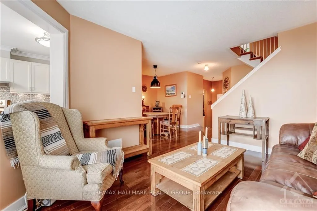 Photo 5 of 130 Landover Crescent, Ottawa, Kanata - Emerald Meadows/Trailwest — HOMEH