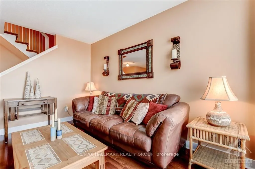 Photo 6 of 130 Landover Crescent, Ottawa, Kanata - Emerald Meadows/Trailwest — HOMEH