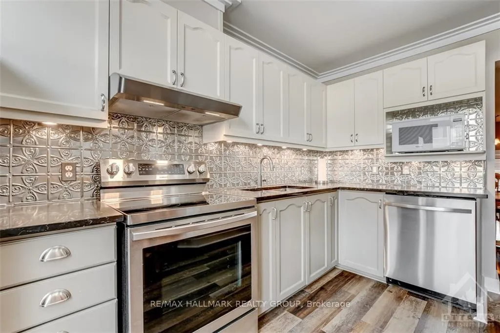 Photo 10 of 130 Landover Crescent, Ottawa, Kanata - Emerald Meadows/Trailwest — HOMEH
