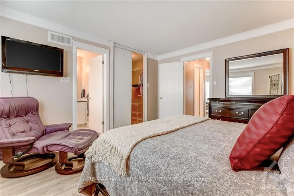 Photo 15 of 130 Landover Crescent, Ottawa, Kanata - Emerald Meadows/Trailwest — HOMEH