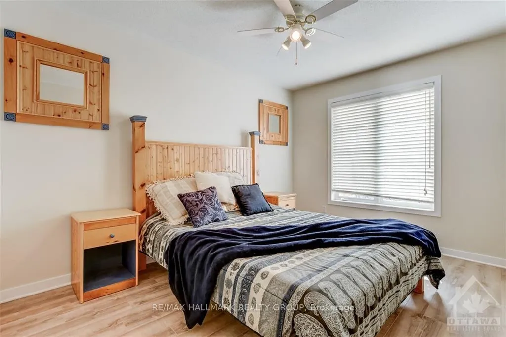 Photo 17 of 130 Landover Crescent, Ottawa, Kanata - Emerald Meadows/Trailwest — HOMEH