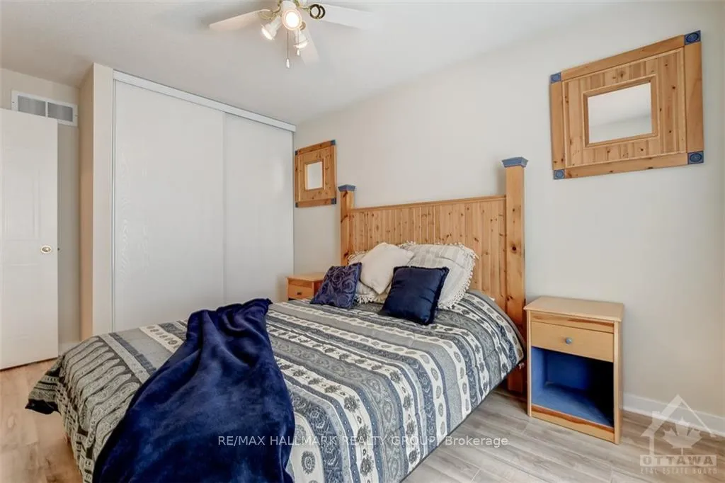 Photo 18 of 130 Landover Crescent, Ottawa, Kanata - Emerald Meadows/Trailwest — HOMEH