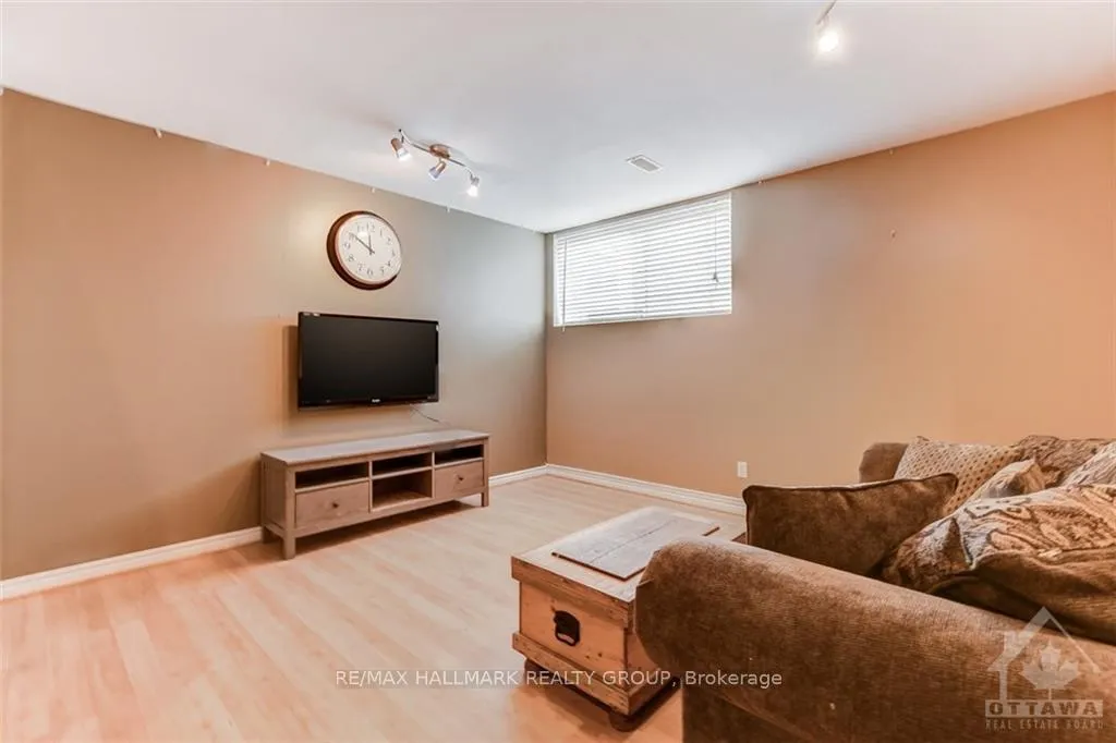 Photo 21 of 130 Landover Crescent, Ottawa, Kanata - Emerald Meadows/Trailwest — HOMEH