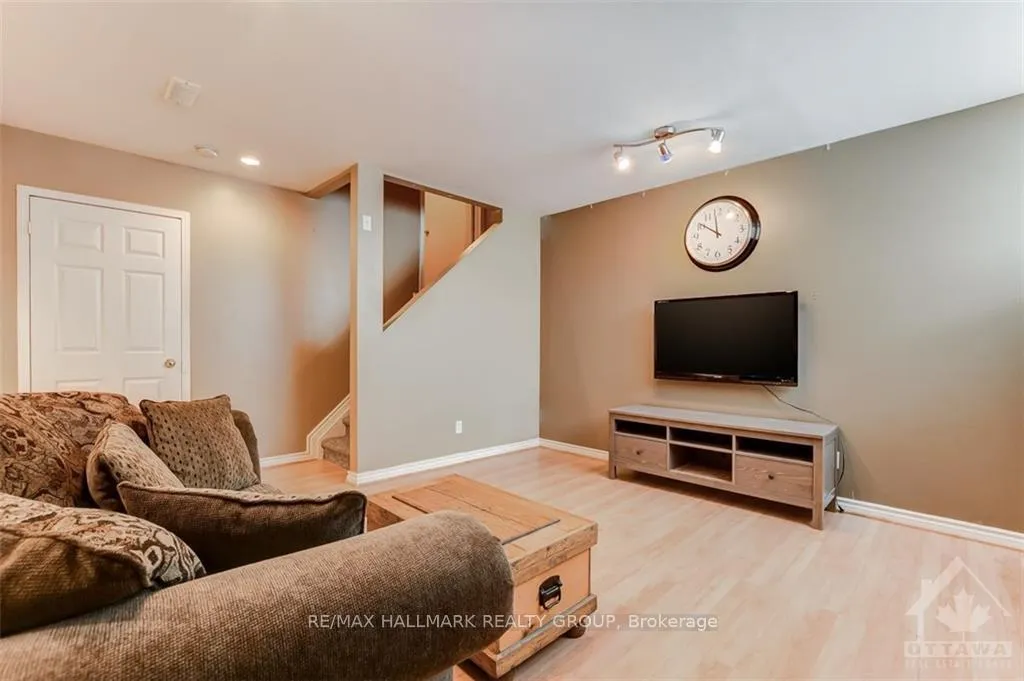 Photo 23 of 130 Landover Crescent, Ottawa, Kanata - Emerald Meadows/Trailwest — HOMEH