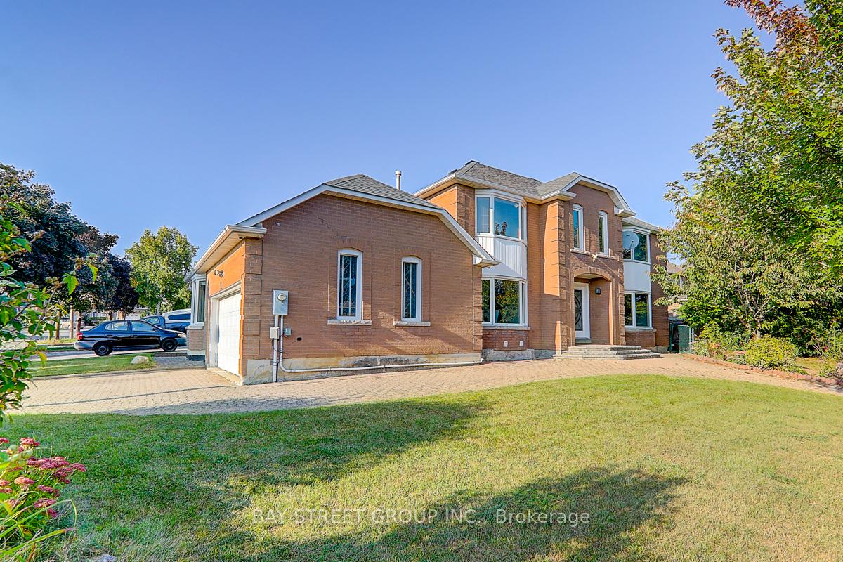 Photo 2 of 1 Dewberry Drive, Markham, Middlefield — HOMEH