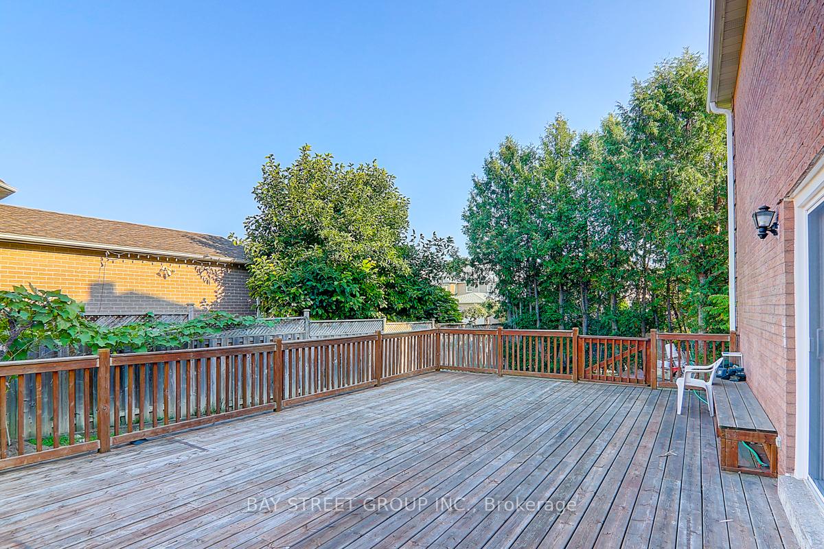 Photo 6 of 1 Dewberry Drive, Markham, Middlefield — HOMEH