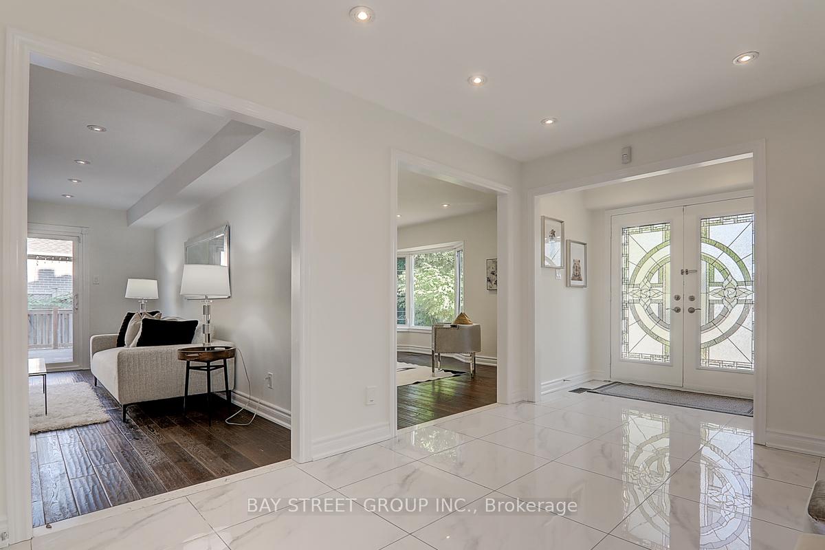 Photo 7 of 1 Dewberry Drive, Markham, Middlefield — HOMEH