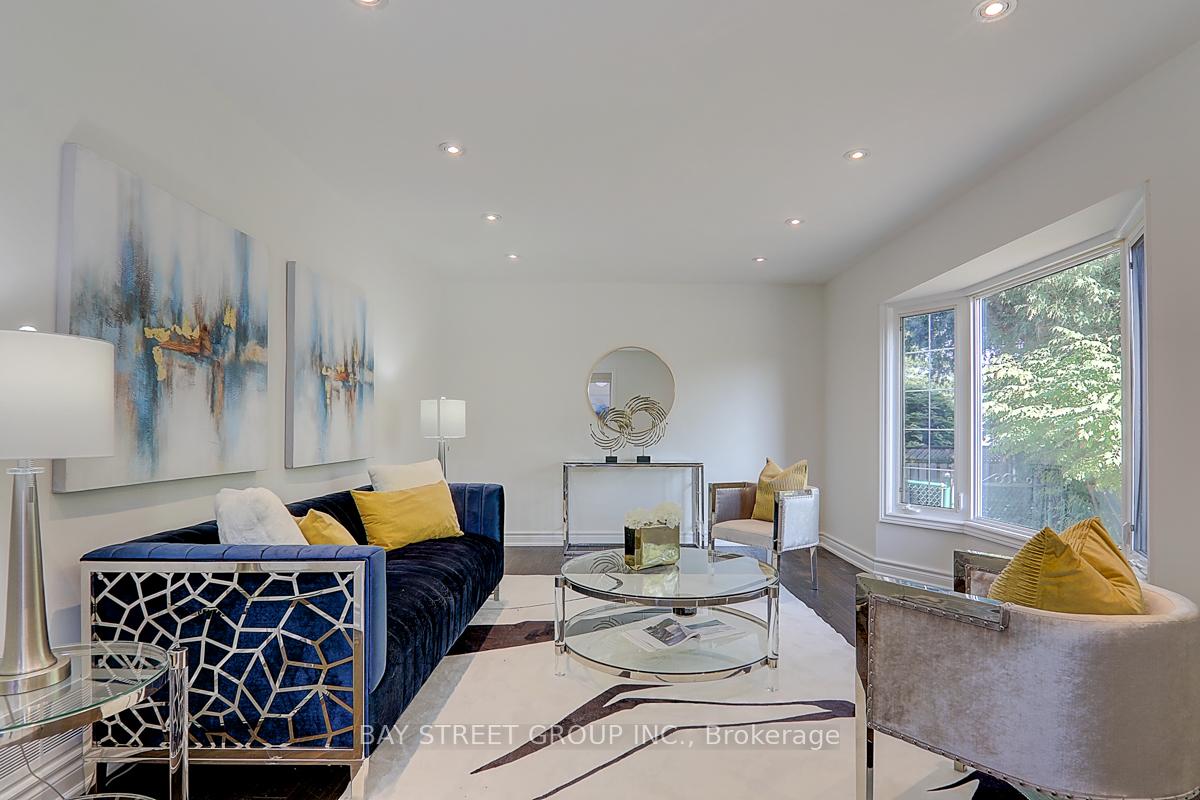 Photo 11 of 1 Dewberry Drive, Markham, Middlefield — HOMEH