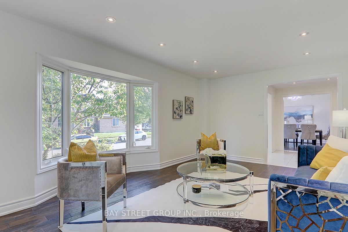 Photo 13 of 1 Dewberry Drive, Markham, Middlefield — HOMEH
