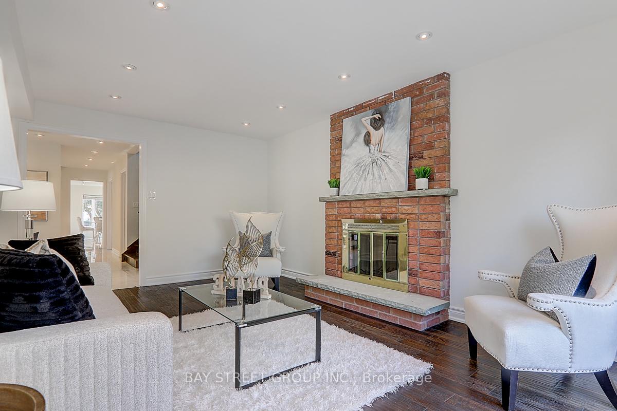 Photo 16 of 1 Dewberry Drive, Markham, Middlefield — HOMEH