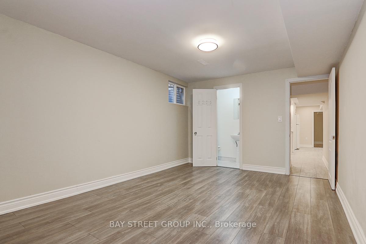 Photo 34 of 1 Dewberry Drive, Markham, Middlefield — HOMEH