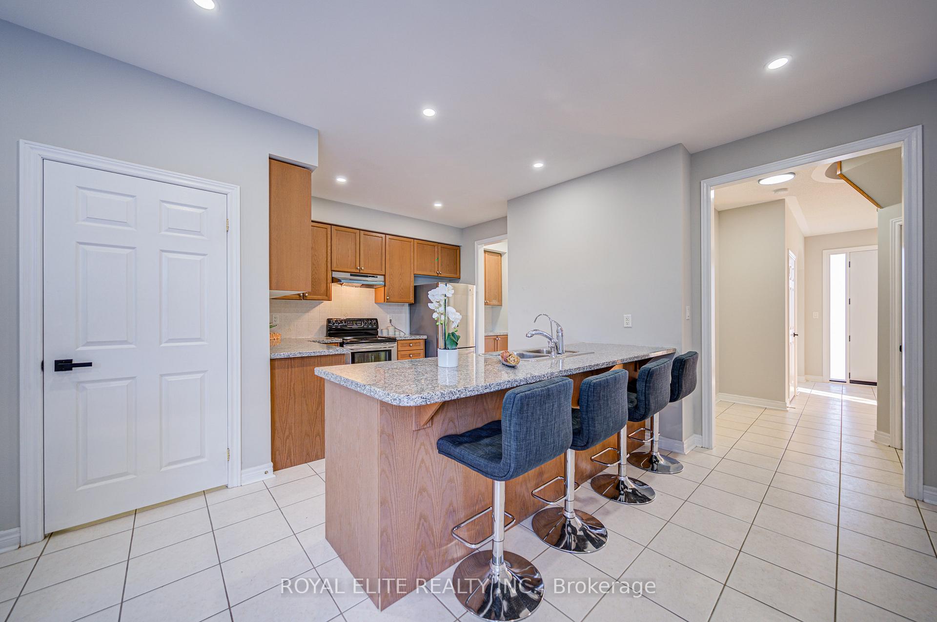 Photo 14 of 34 Murison Drive, Markham, Cathedraltown — HOMEH