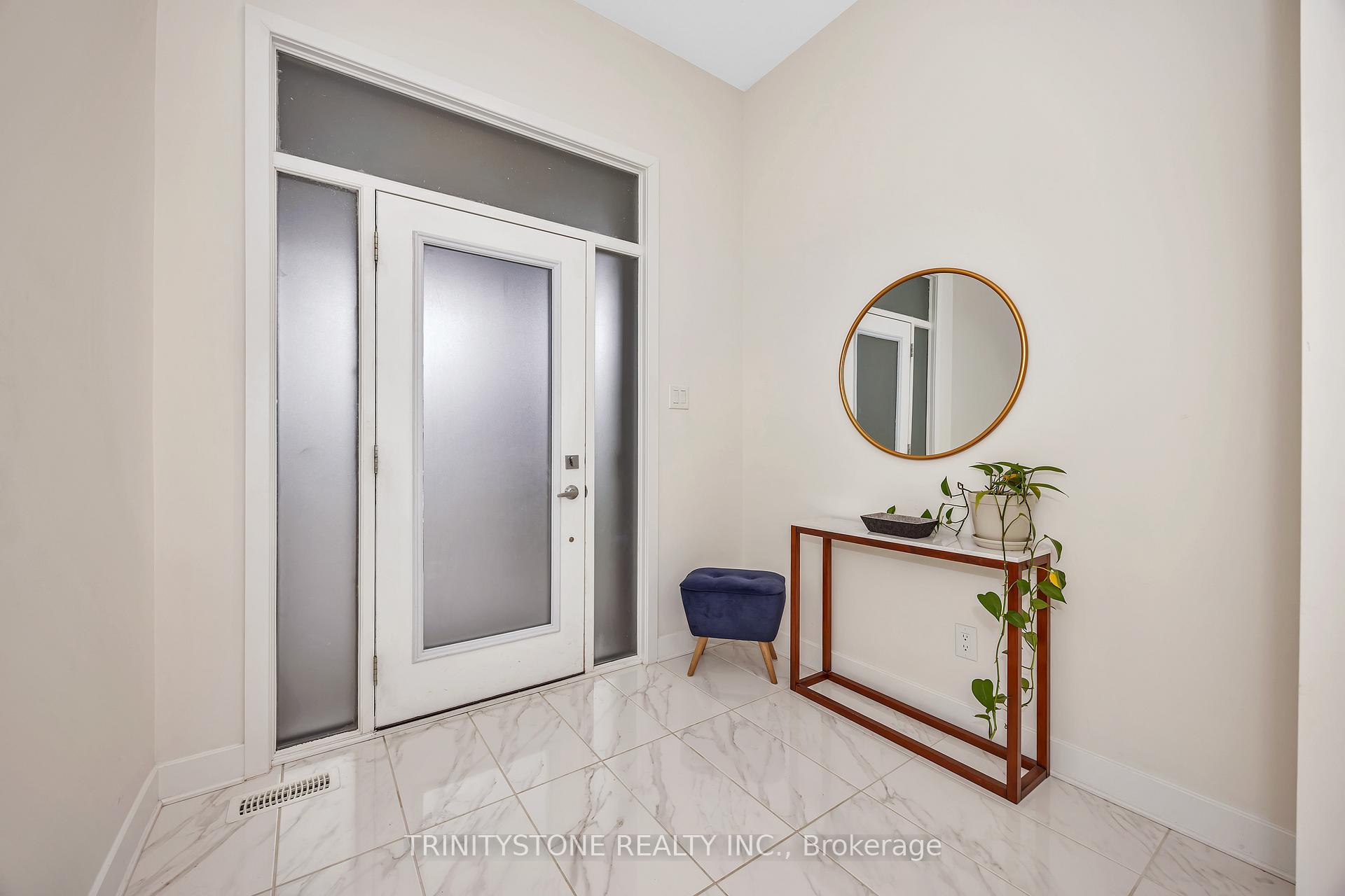 Photo 3 of 716 Twist Way, Ottawa, Kanata - Emerald Meadows/Trailwest — HOMEH