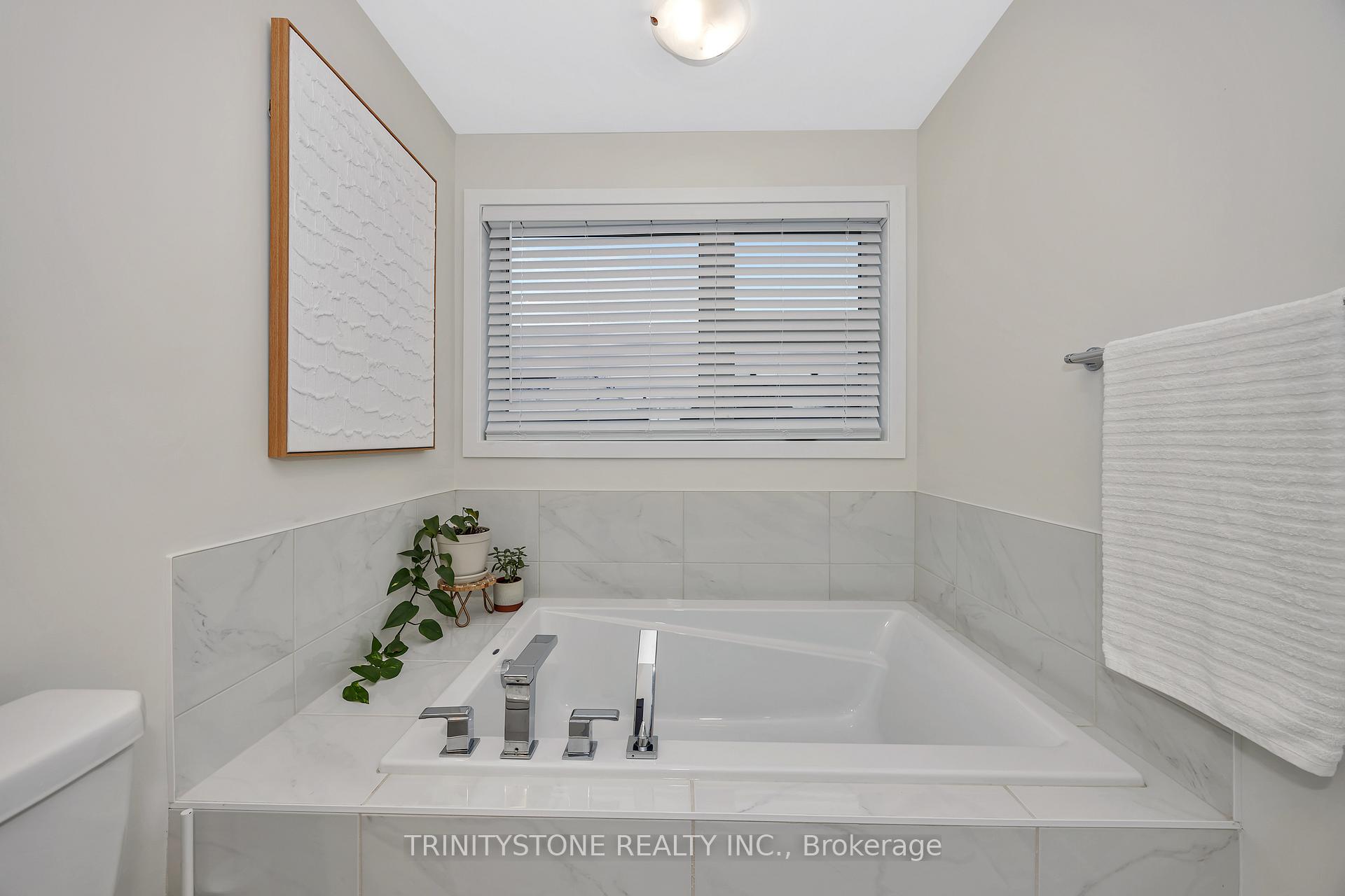 Photo 23 of 716 Twist Way, Ottawa, Kanata - Emerald Meadows/Trailwest — HOMEH