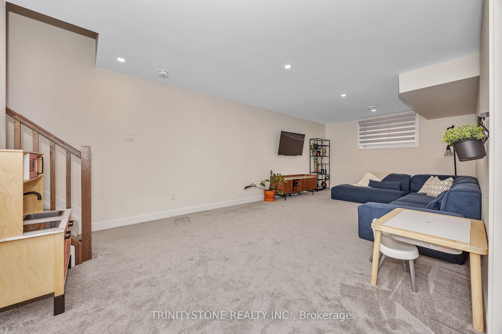 Photo 30 of 716 Twist Way, Ottawa, Kanata - Emerald Meadows/Trailwest — HOMEH