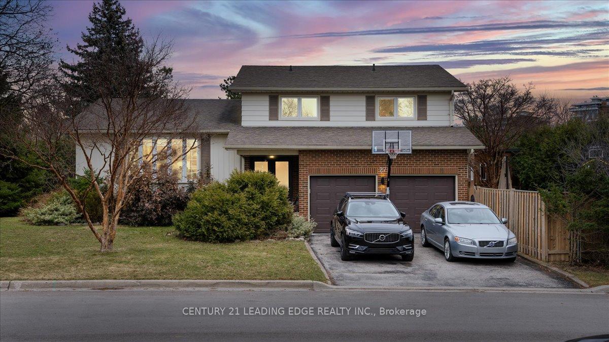 Photo 1 of 27 Blue Spruce Lane, Markham, Royal Orchard — HOMEH