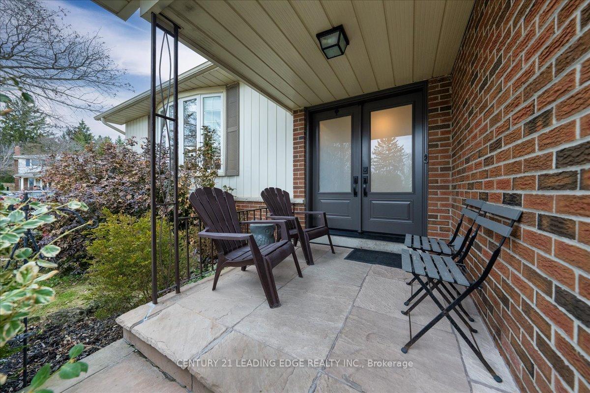Photo 4 of 27 Blue Spruce Lane, Markham, Royal Orchard — HOMEH
