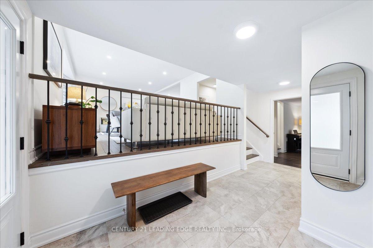 Photo 5 of 27 Blue Spruce Lane, Markham, Royal Orchard — HOMEH