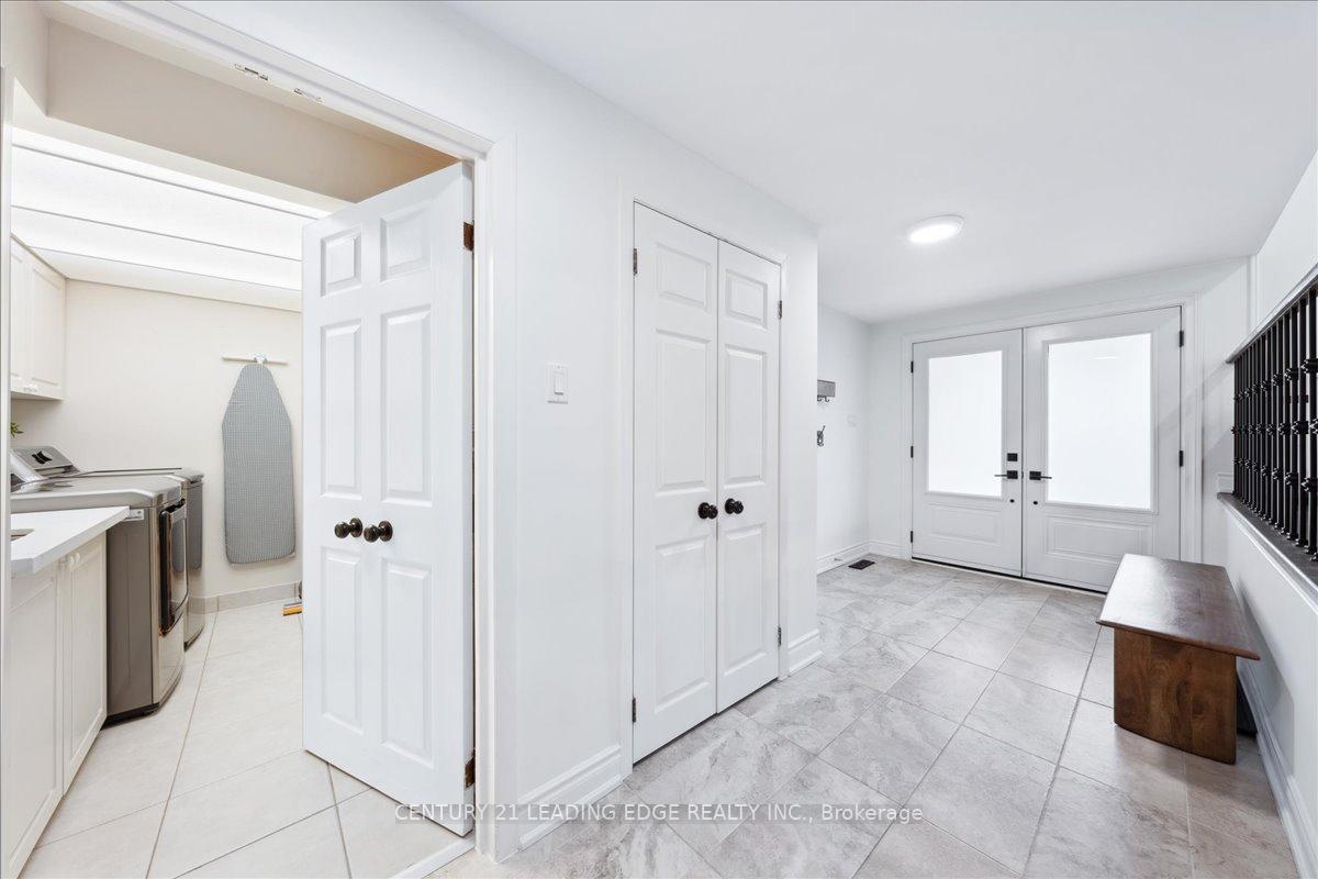 Photo 7 of 27 Blue Spruce Lane, Markham, Royal Orchard — HOMEH