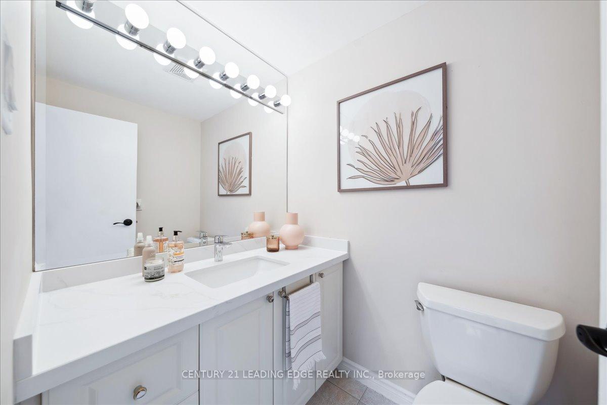 Photo 13 of 27 Blue Spruce Lane, Markham, Royal Orchard — HOMEH