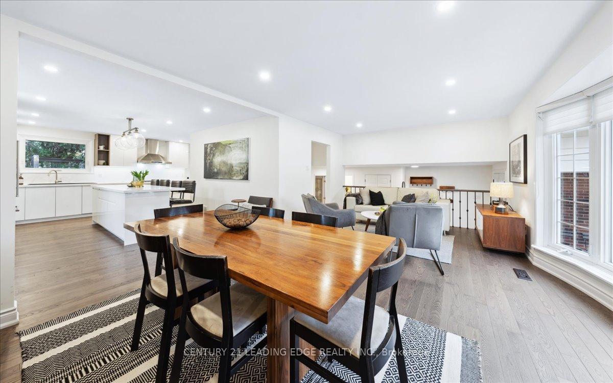 Photo 22 of 27 Blue Spruce Lane, Markham, Royal Orchard — HOMEH