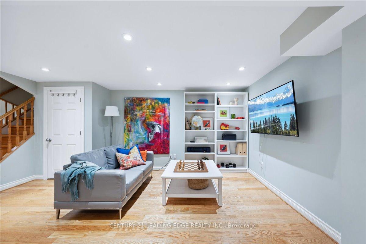 Photo 41 of 27 Blue Spruce Lane, Markham, Royal Orchard — HOMEH
