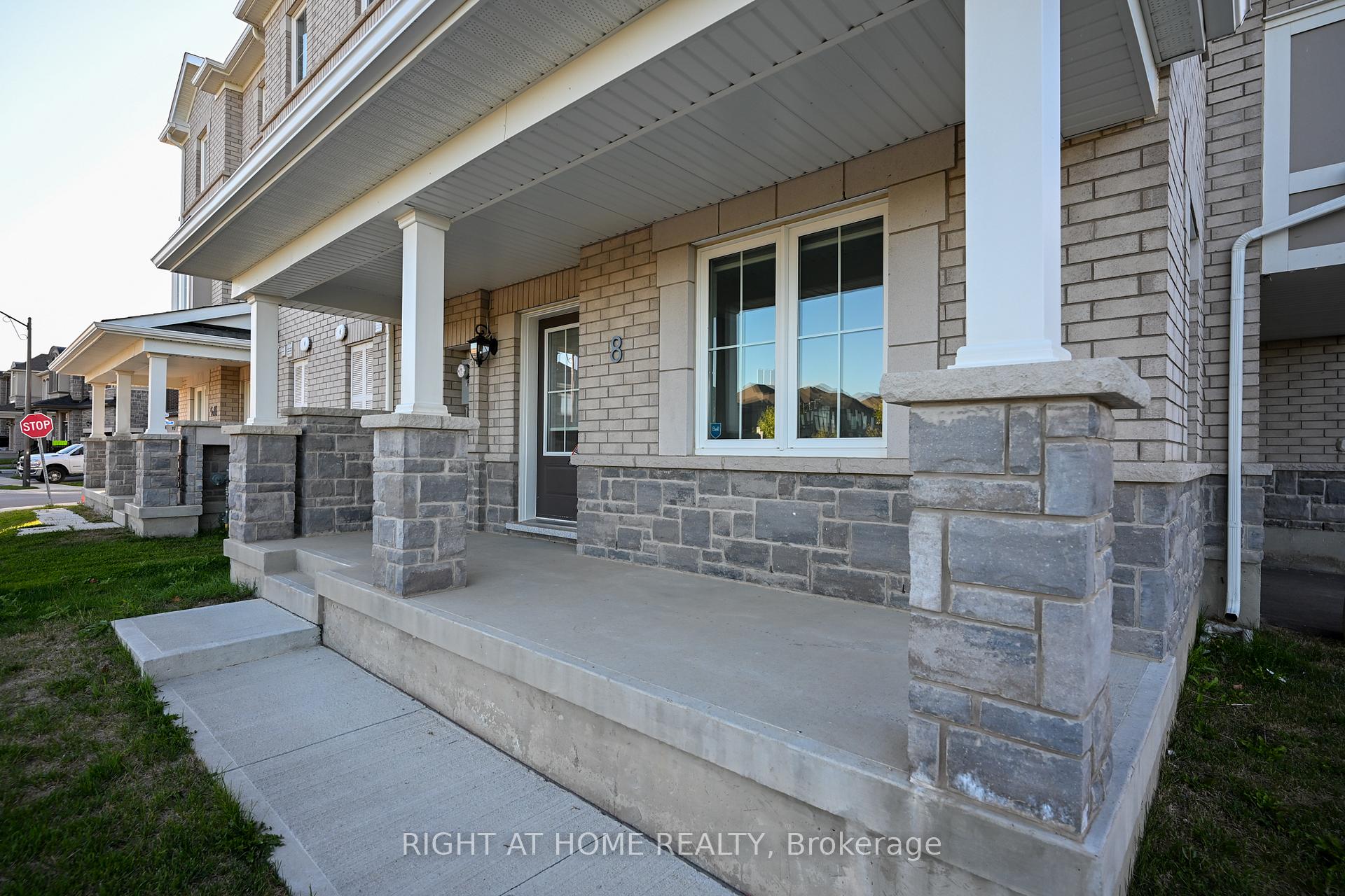 Photo 4 of Unit 8, 980 Logan Drive, Milton, Cobban — HOMEH