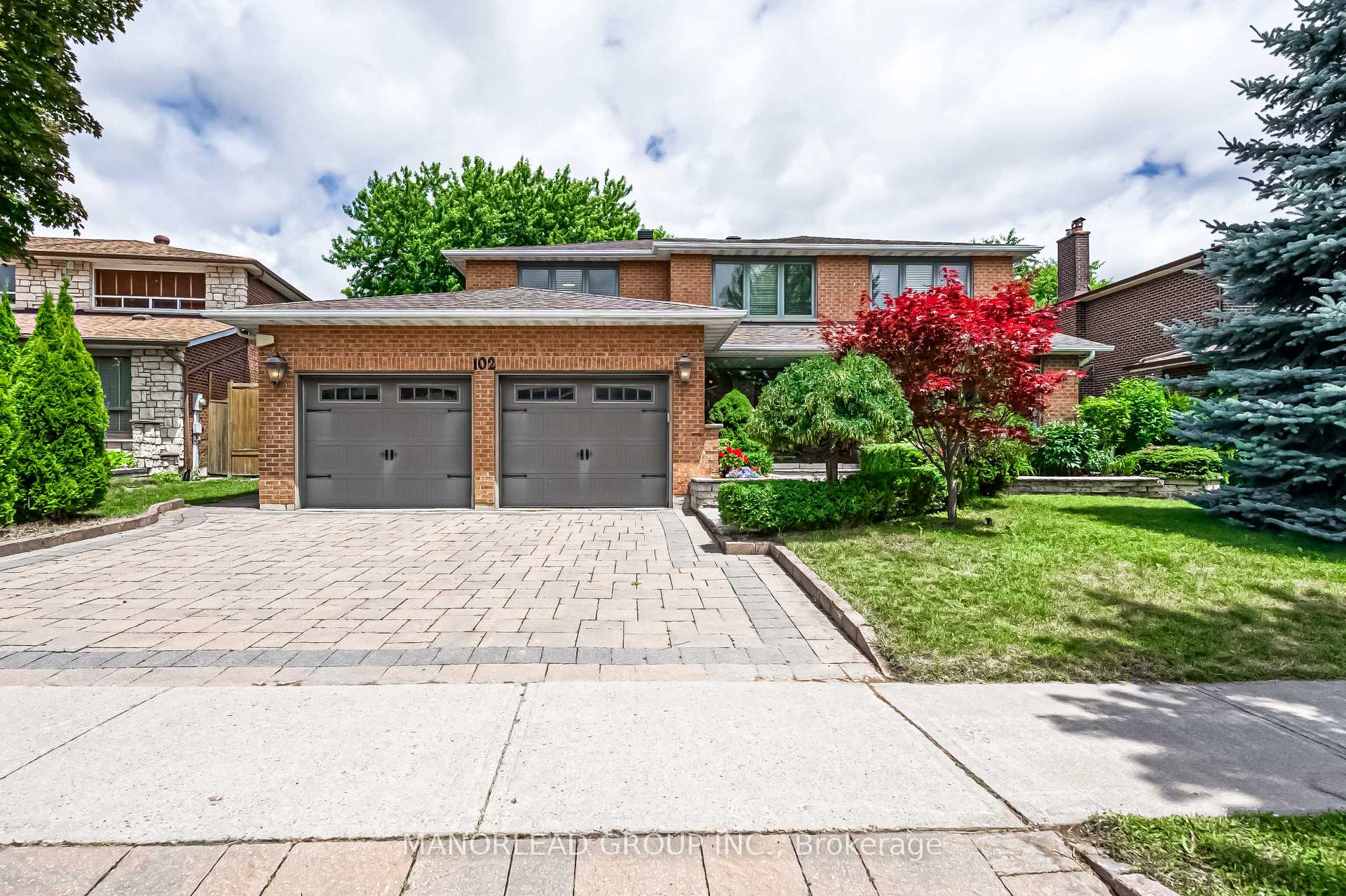 Front of 102 Willowbrook Road