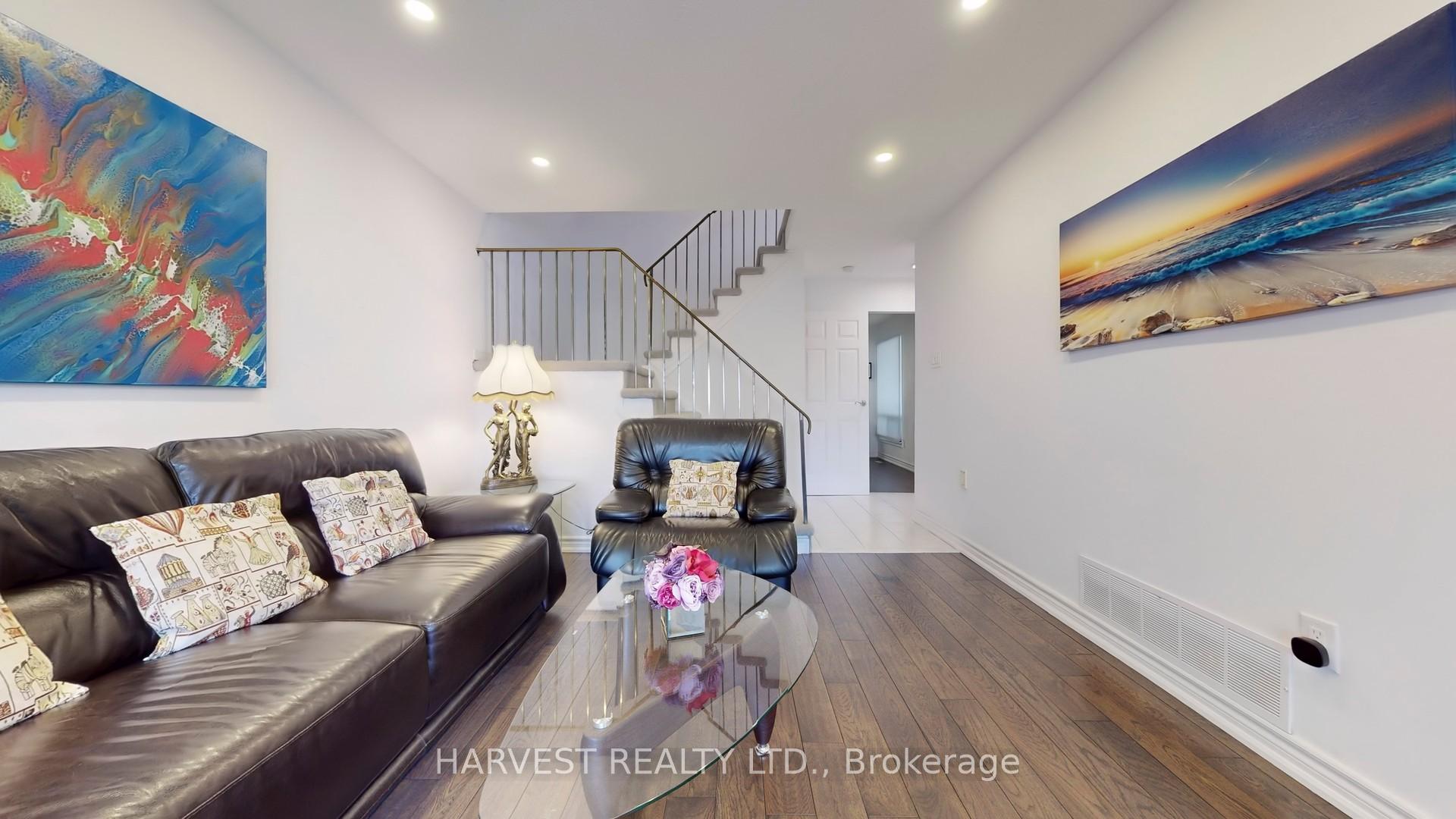 Photo 3 of 11 Upton Crescent, Markham, Milliken Mills West — HOMEH