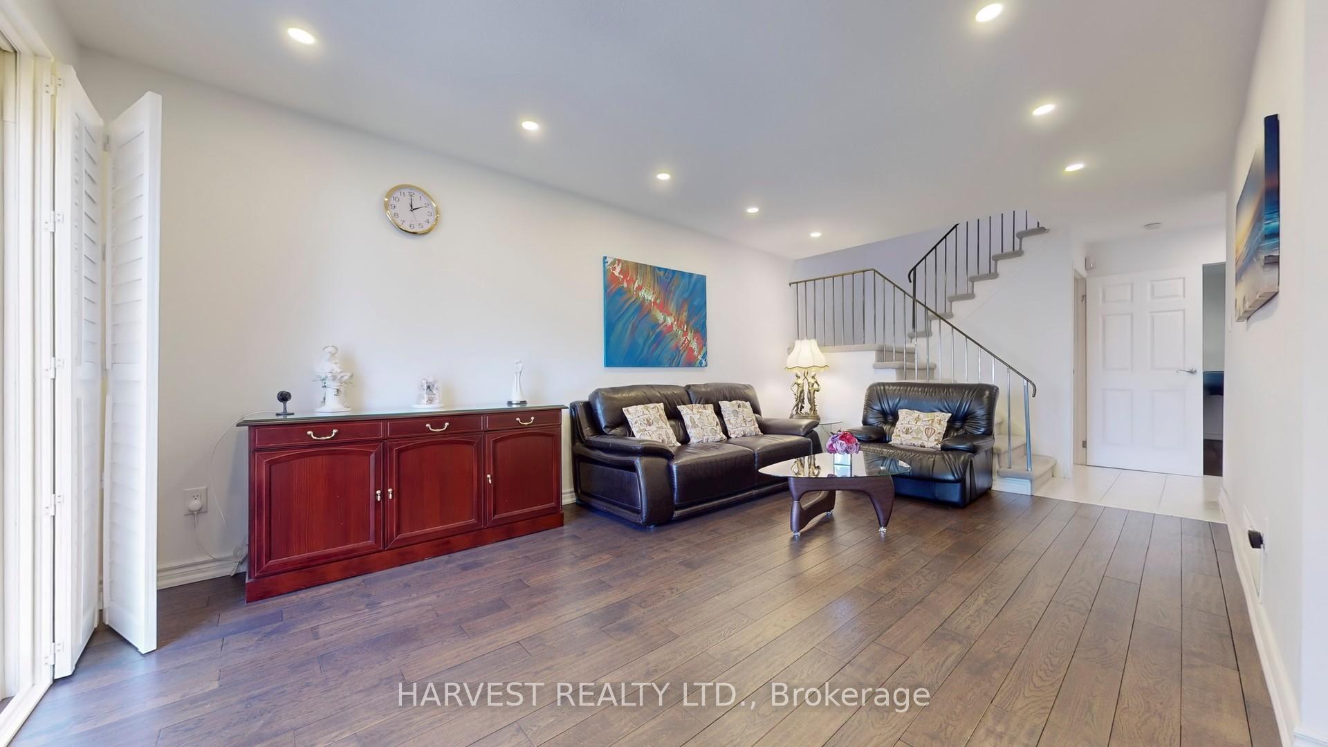 Photo 4 of 11 Upton Crescent, Markham, Milliken Mills West — HOMEH