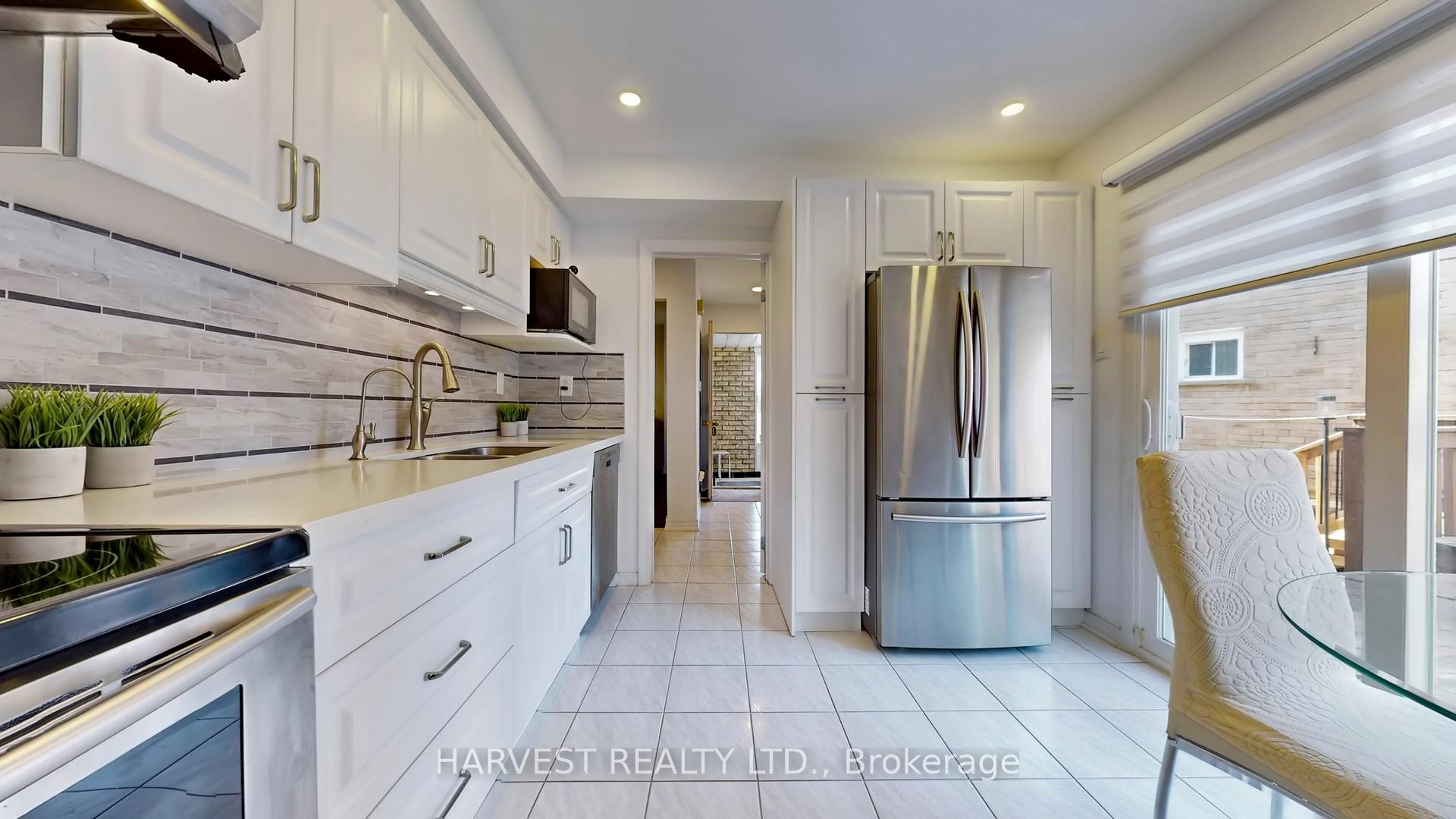 Photo 7 of 11 Upton Crescent, Markham, Milliken Mills West — HOMEH