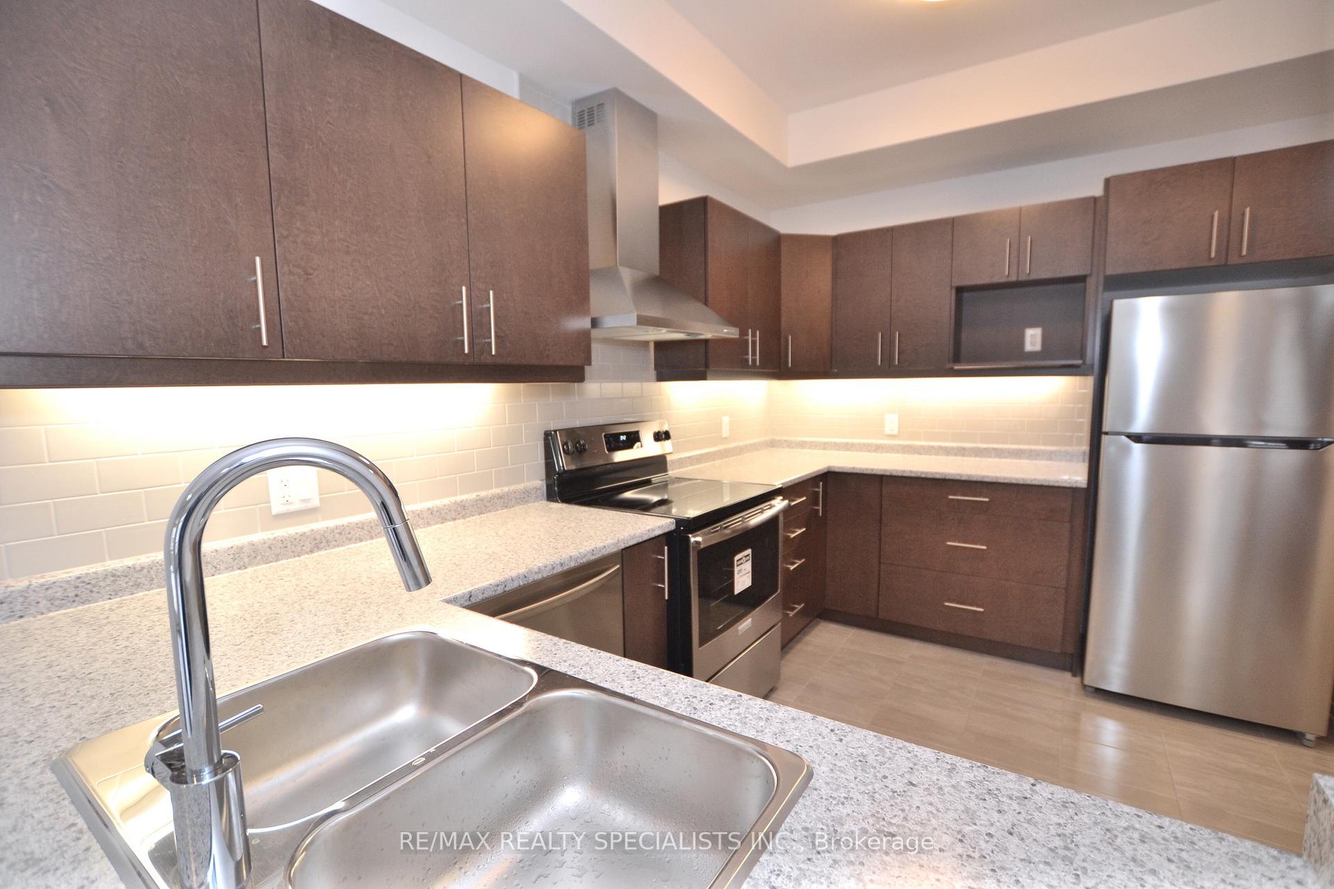 Photo 3 of Unit 281, 30 Times Square Boulevard, Hamilton, Stoney Creek — HOMEH