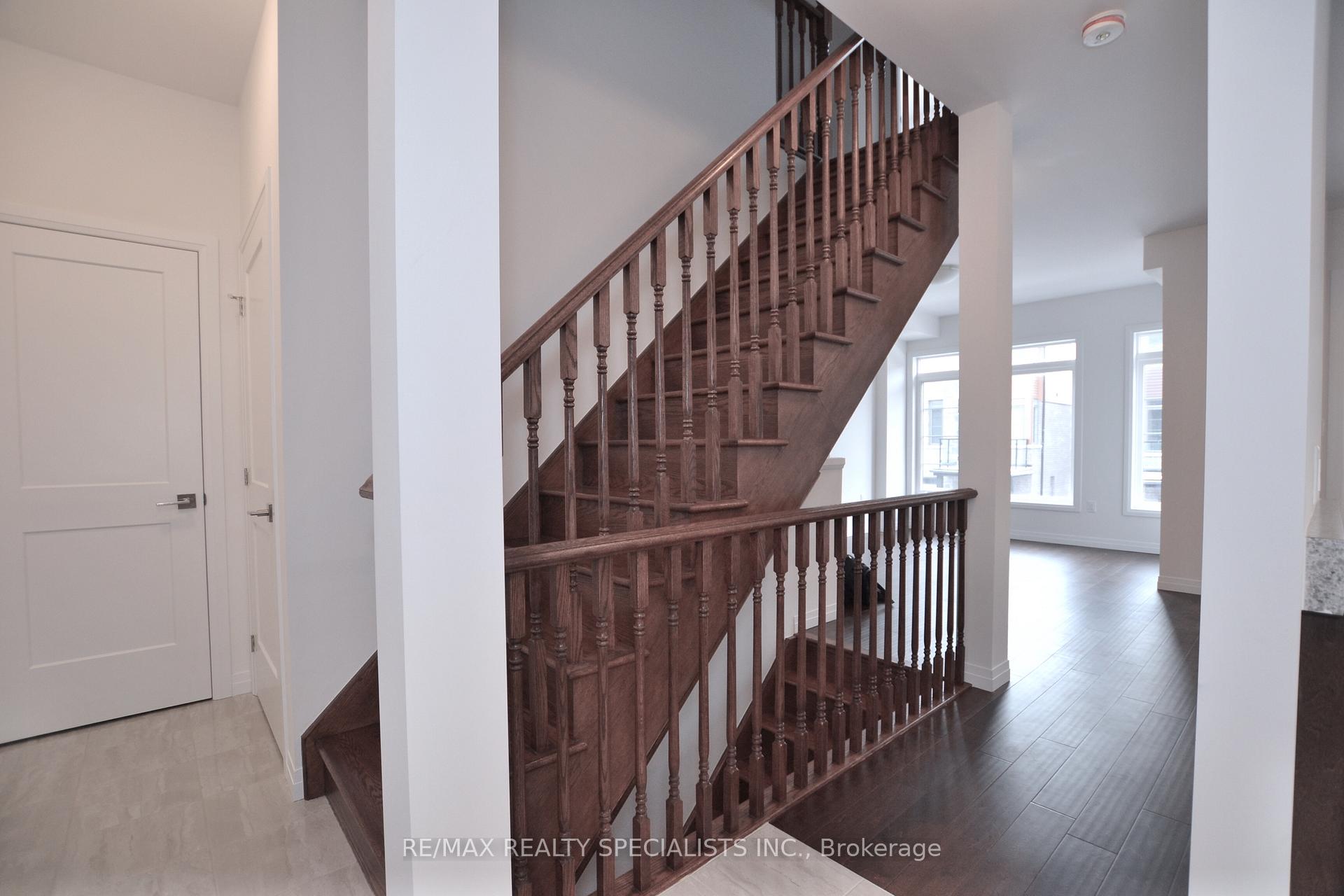 Photo 5 of Unit 281, 30 Times Square Boulevard, Hamilton, Stoney Creek — HOMEH