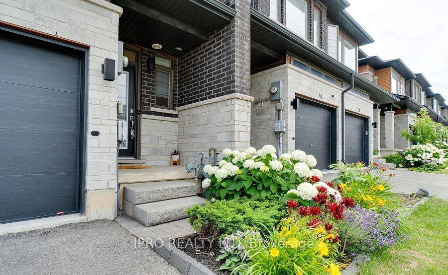 Photo 2 of 32 Greenwich Avenue, Hamilton, Stoney Creek Mountain — HOMEH