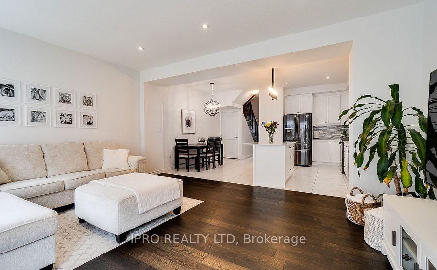 Photo 6 of 32 Greenwich Avenue, Hamilton, Stoney Creek Mountain — HOMEH