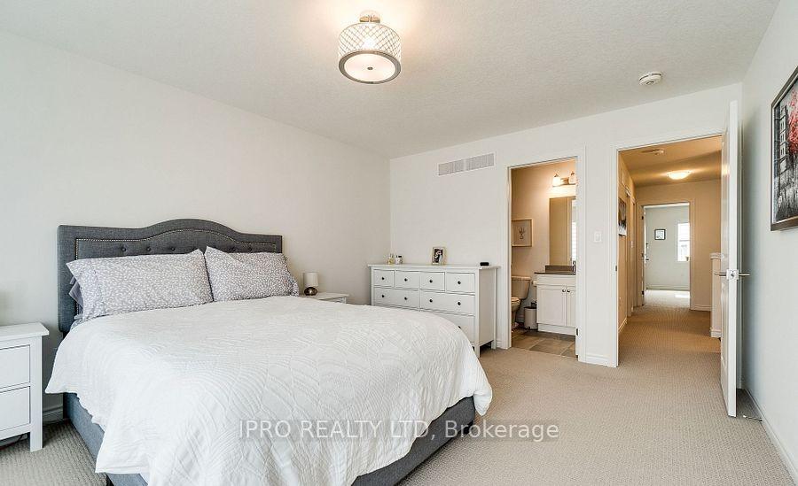 Photo 9 of 32 Greenwich Avenue, Hamilton, Stoney Creek Mountain — HOMEH