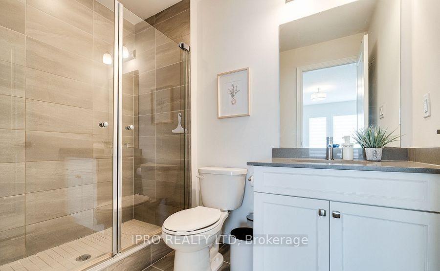 Photo 14 of 32 Greenwich Avenue, Hamilton, Stoney Creek Mountain — HOMEH