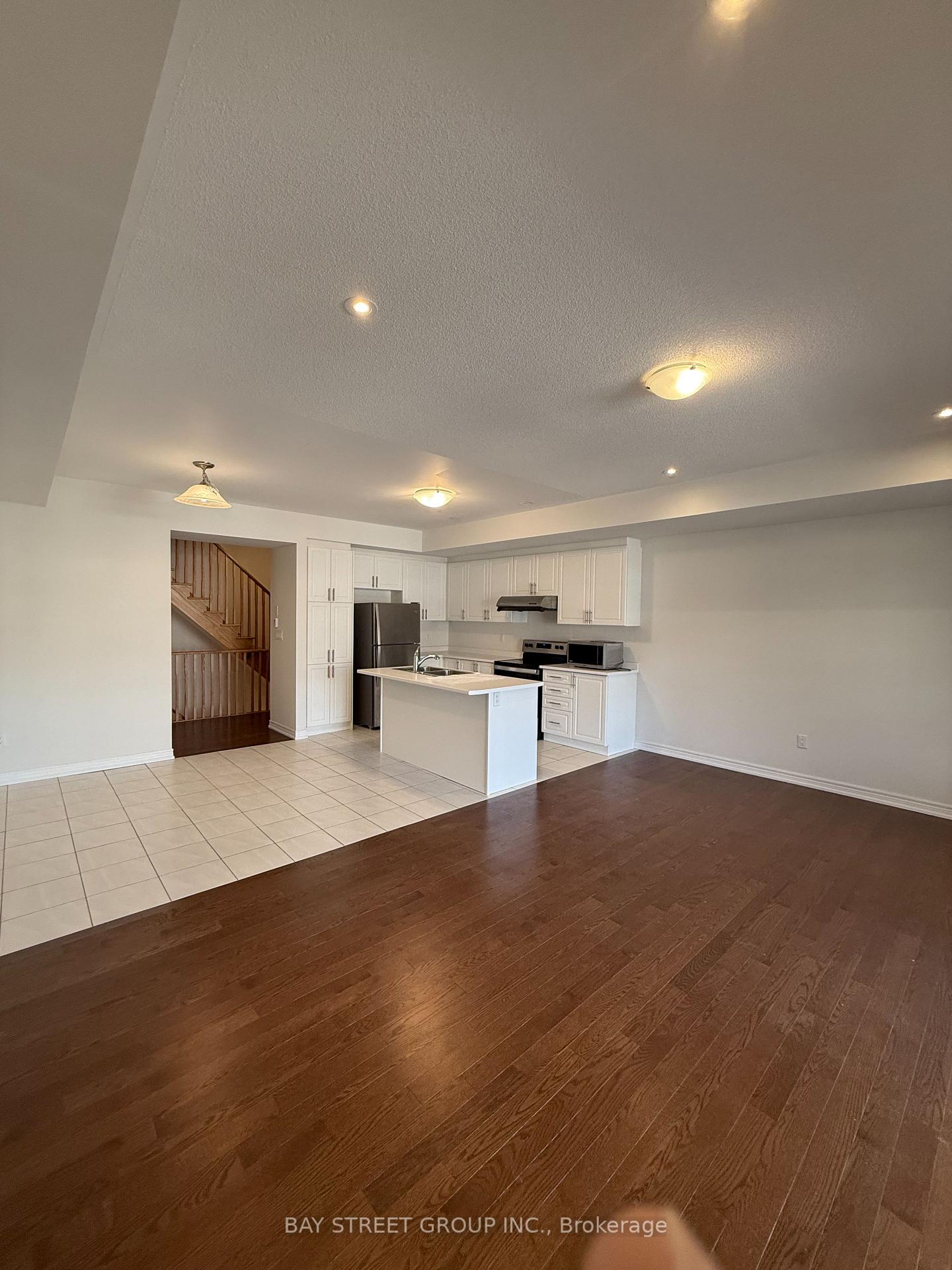 Photo 4 of Unit A, 25 Luzon Avenue, Markham, Box Grove — HOMEH