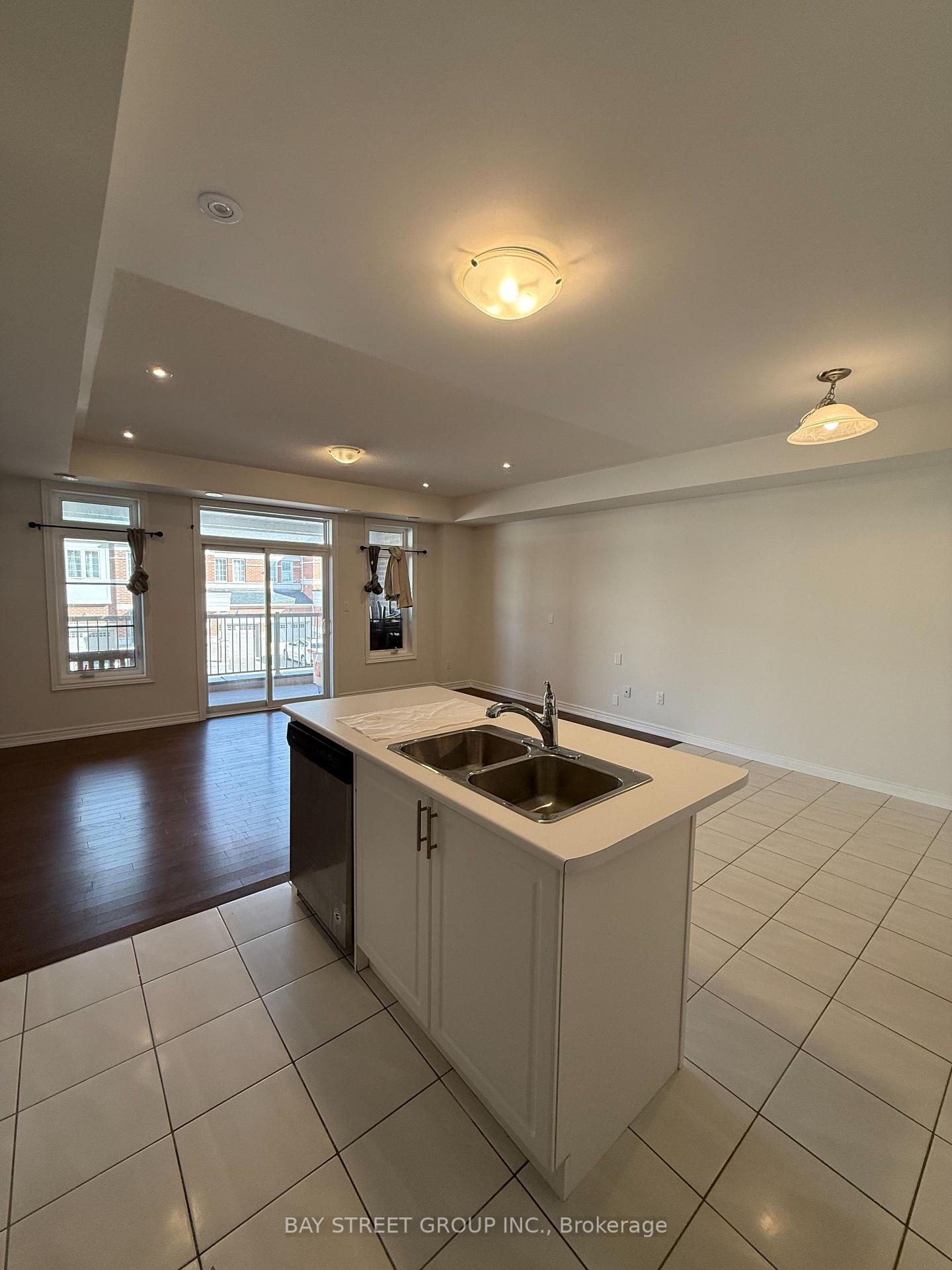 Photo 6 of Unit A, 25 Luzon Avenue, Markham, Box Grove — HOMEH