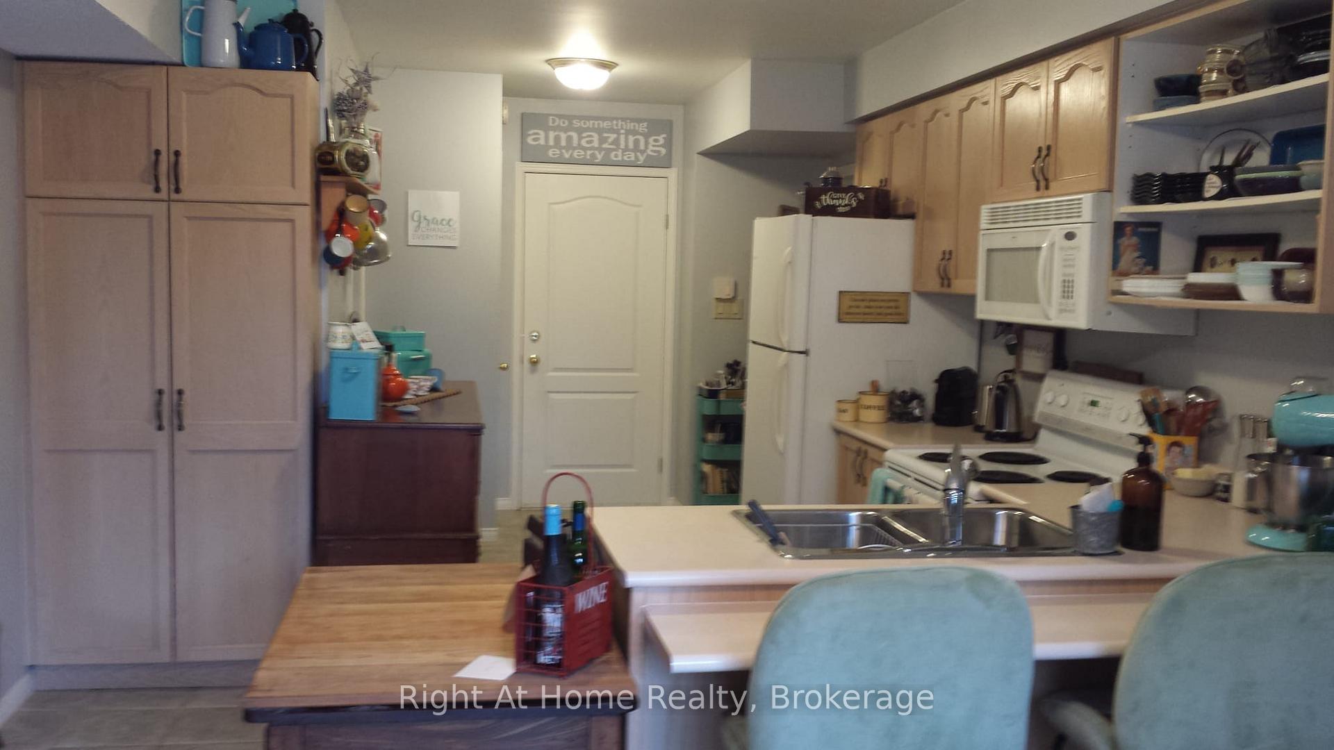 Photo 6 of Unit LOWER, 127 Bridgeport Crescent, Hamilton, Meadowlands — HOMEH