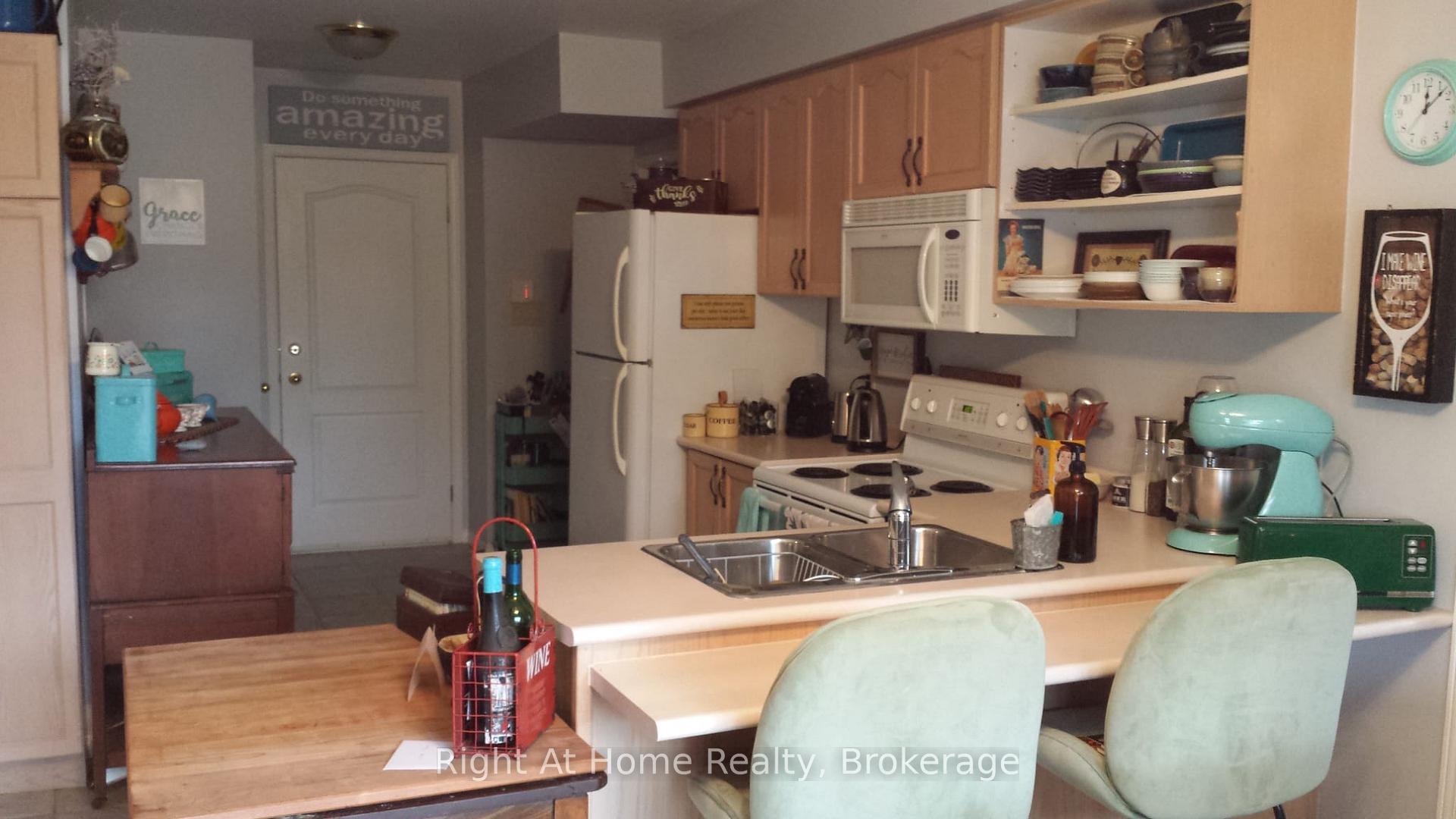 Photo 7 of Unit LOWER, 127 Bridgeport Crescent, Hamilton, Meadowlands — HOMEH