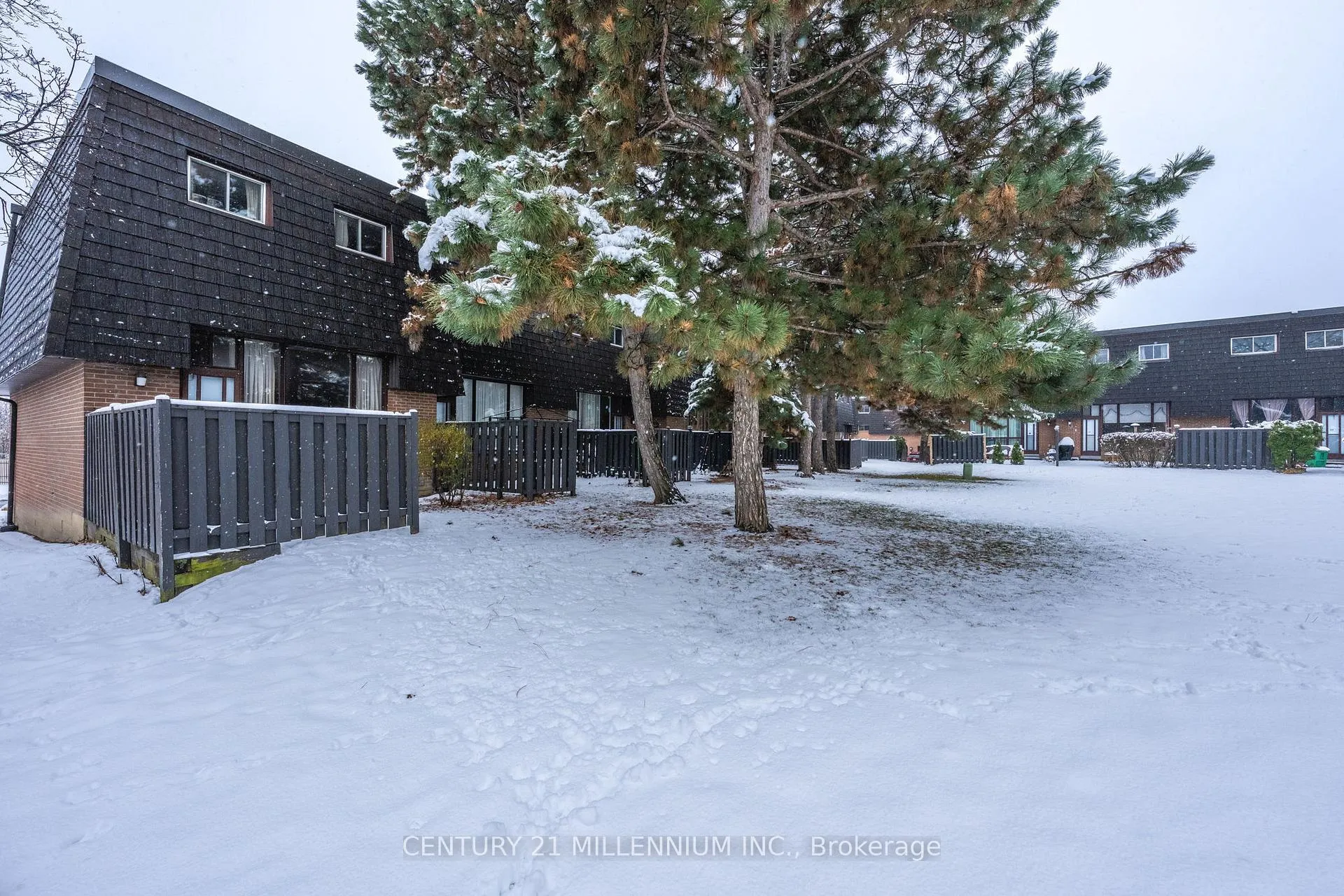 Photo 4 of 79 Darras Court, Brampton, Southgate — HOMEH