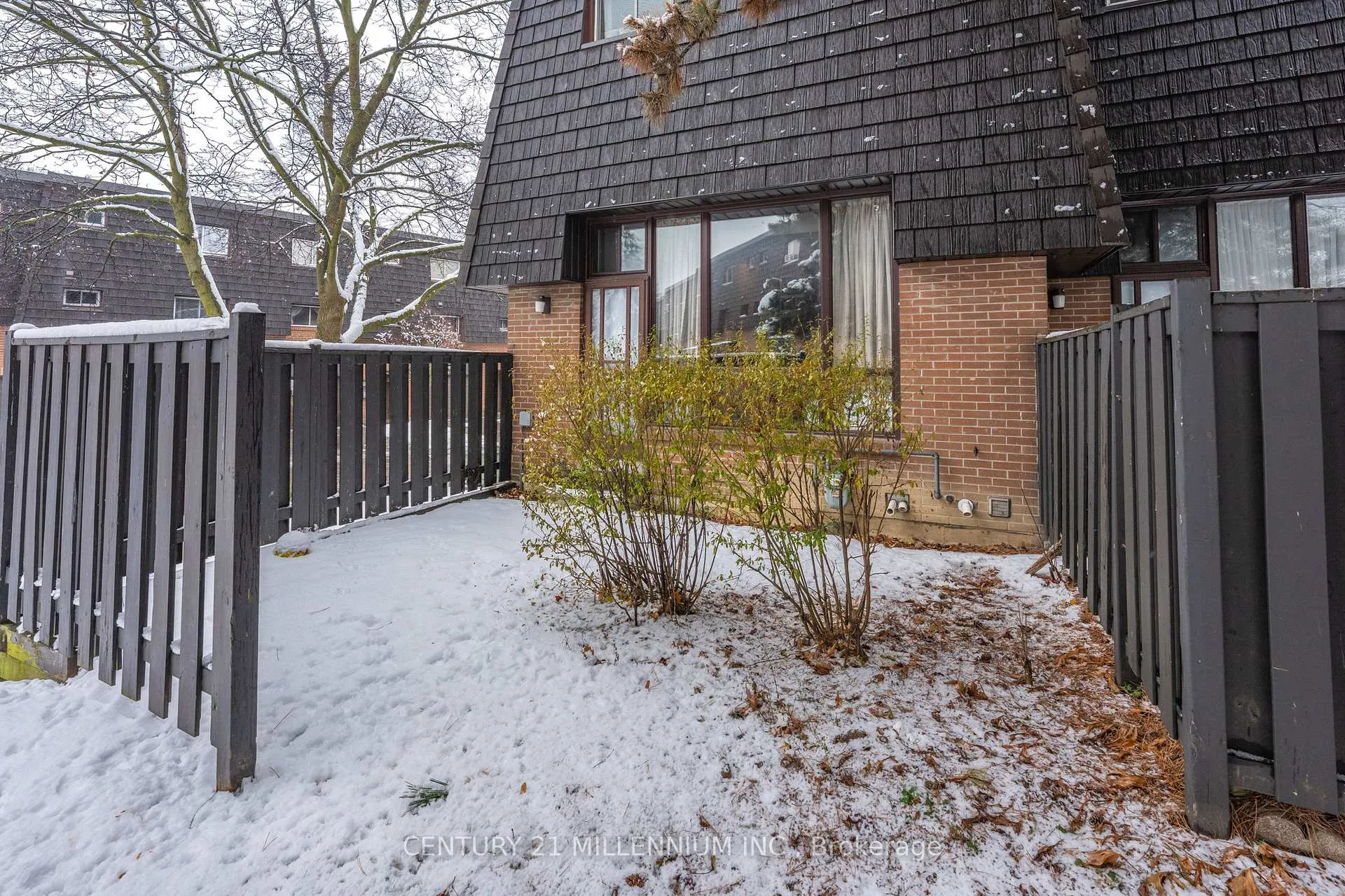 Photo 5 of 79 Darras Court, Brampton, Southgate — HOMEH