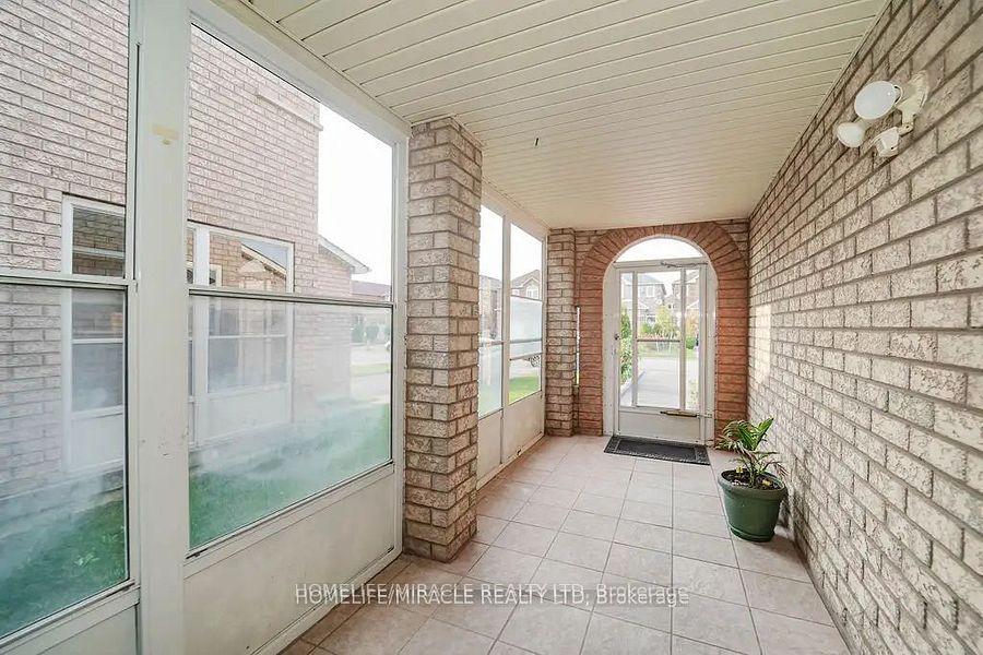 Photo 3 of 92 Kruger Road, Markham, Middlefield — HOMEH