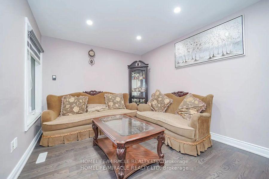 Photo 4 of 92 Kruger Road, Markham, Middlefield — HOMEH