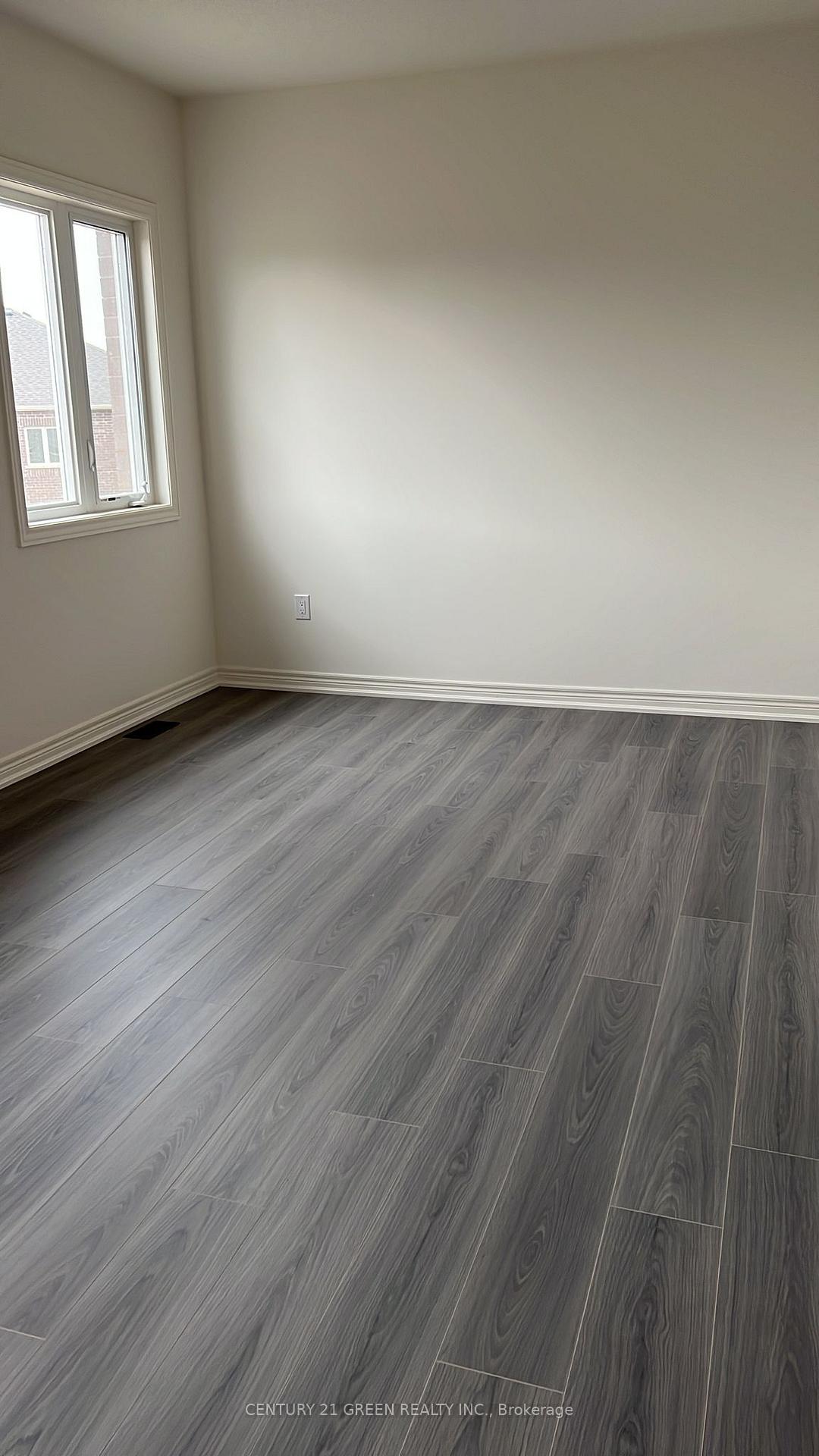 Photo 12 of Unit (Upper), 256 Skinner Road, Hamilton, Waterdown — HOMEH