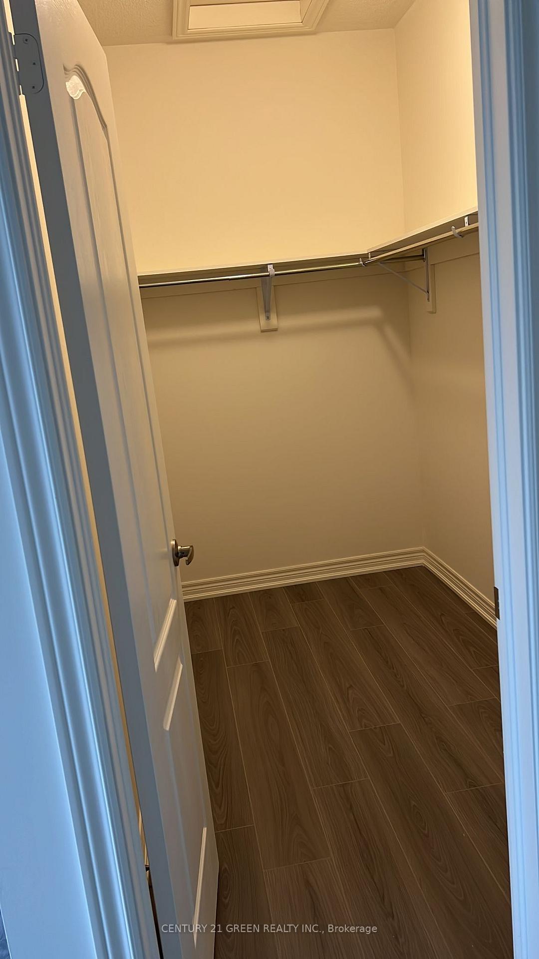Photo 13 of Unit (Upper), 256 Skinner Road, Hamilton, Waterdown — HOMEH